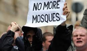 مؤسسة بريطانية: جرائم الكراهية ضد المسلمين زادت لقرابة الـ 600% 