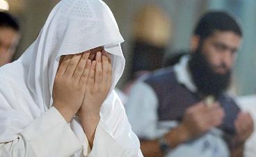 مَنْ أسْلم  وجهه لله عن إحسان؟! 