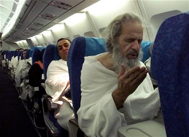 العائدون من الحج وعلامات القبول 