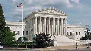 محلل أميركي: قرار المحكمة العليا الأميركية بحظر السفر  