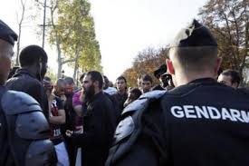 تقرير فرنسي يوصي بالتصدي للأفكار السلفية 