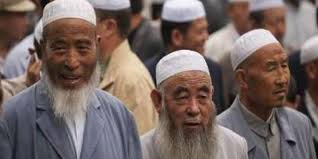 السويد تعلق ترحيل المسلمين الأويغور إلى الصين 