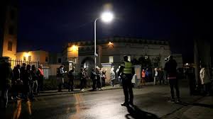 مظاهرة مناهضة للإسلام أمام مسجد في هولندا 