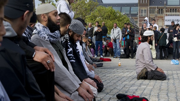 مصوّرون يوظّفون أعمالهم لتحسين صورة المسلمين في الغرب 