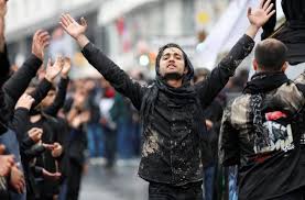 لطميات شيعية في مطار 