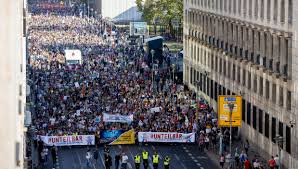 دراسة: المهاجرون المسلمون يشعرون بالعنصرية والتمييز  