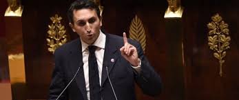 مقترح بأن يحمل المهاجرون المسلمون أسماء فرنسية وحظر  